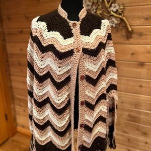 Groovy handmade vintage 70s knit poncho/shawl ✌🏻😍